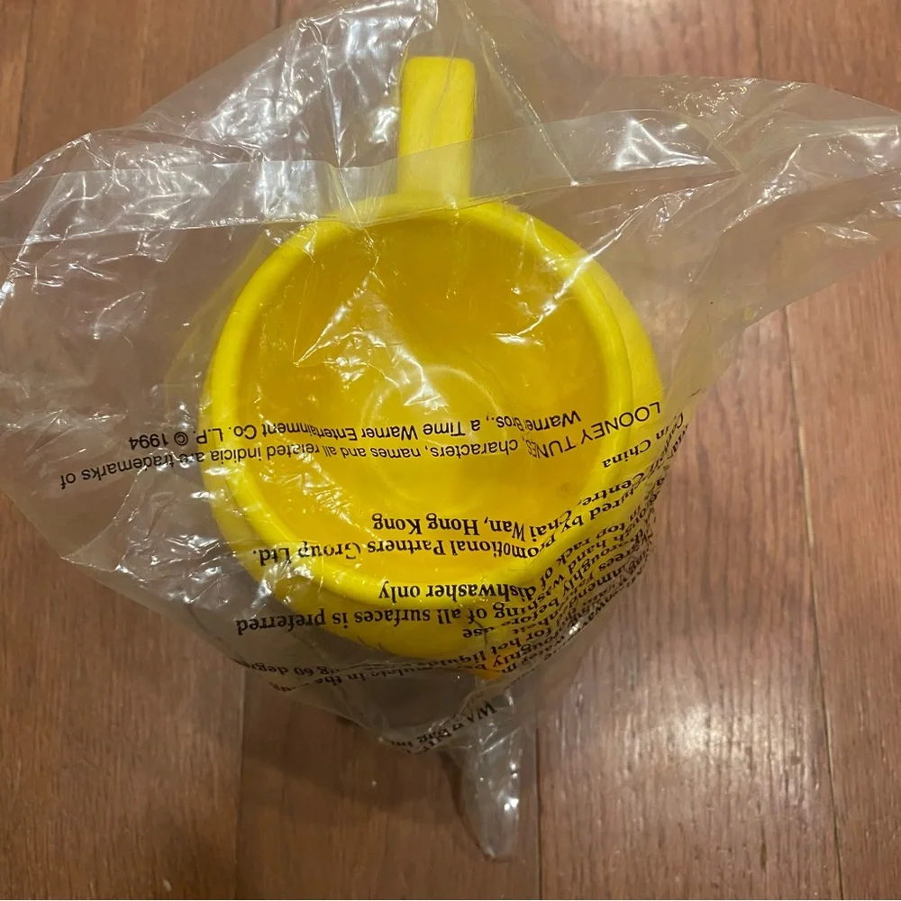 Tweety Bird Looney Tunes Collector Mug NEW In Package KFC Promo 1994